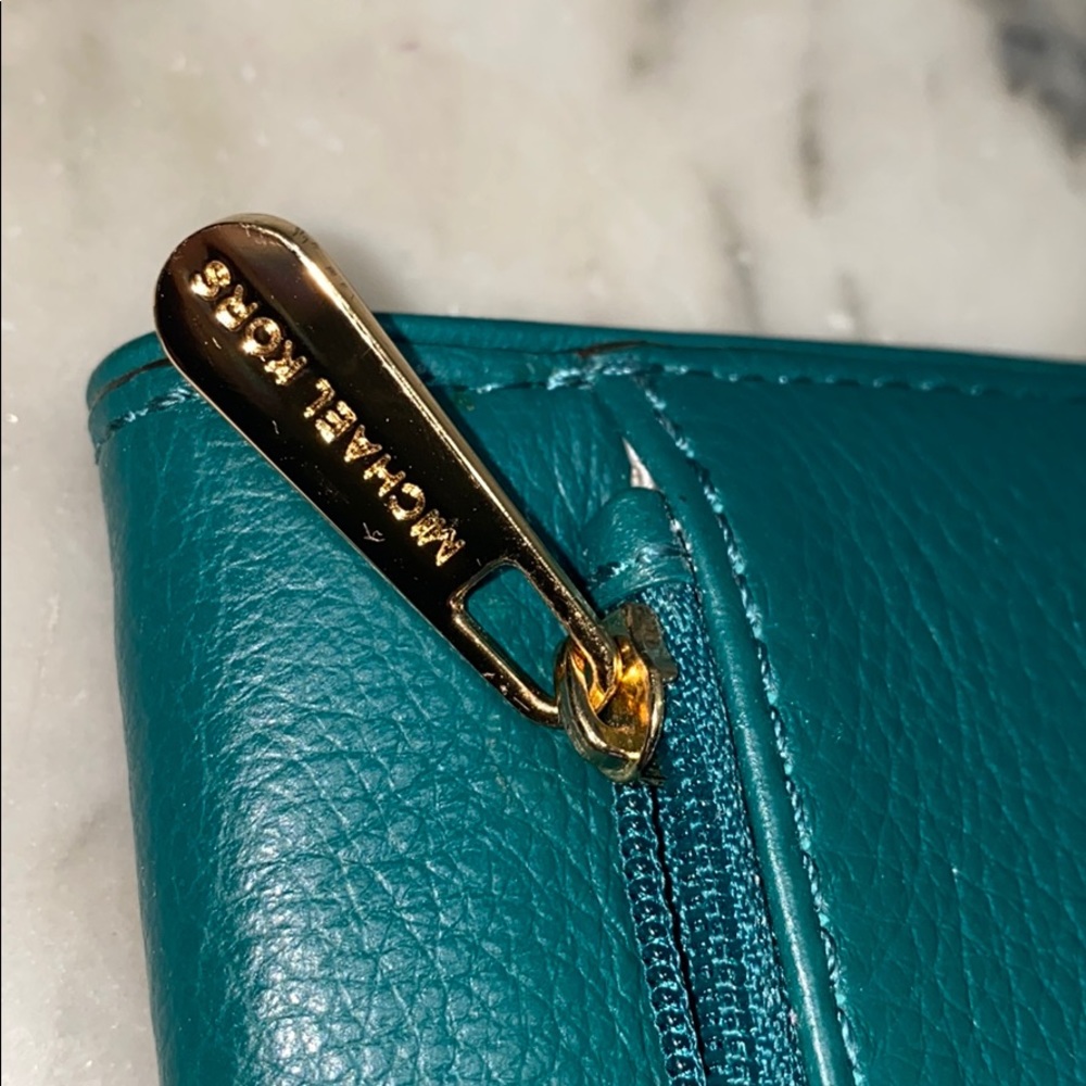 Michael Kors Turquoise Leather Wallet EUC - Picture 3 of 9